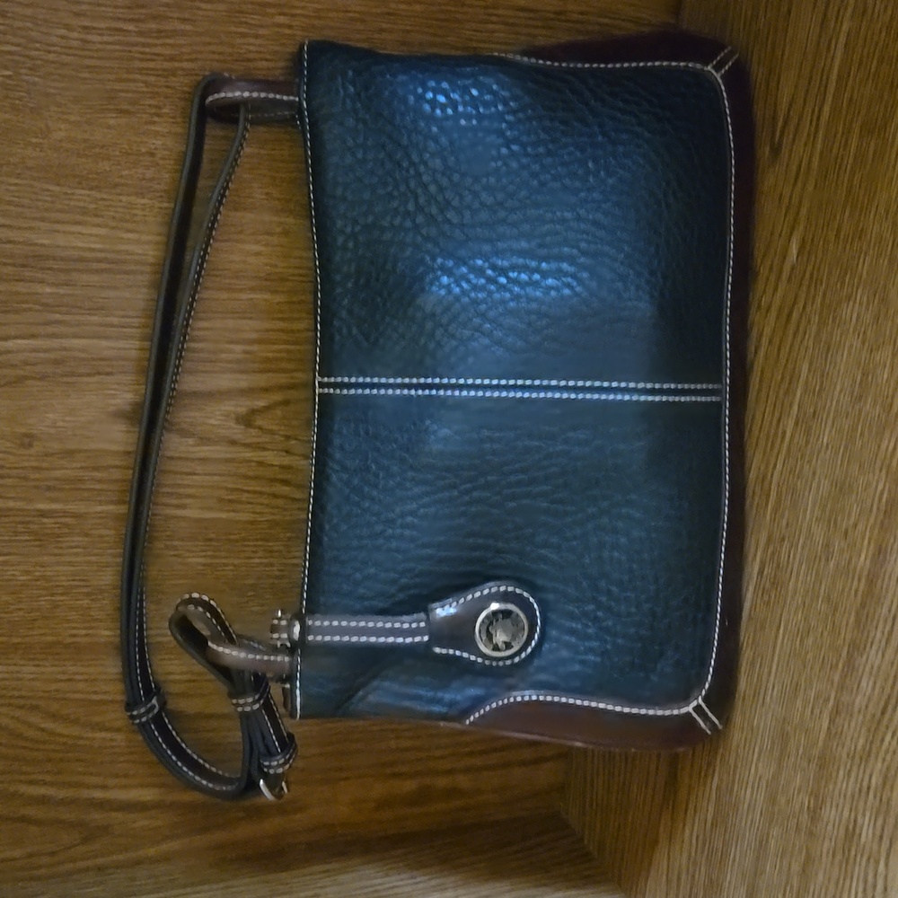 Vintage Dooney & Bourke All Weather Leather shoulder bag